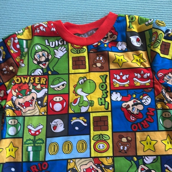Super Mario Boy’s 2 piece Pajama Set - Picture 2 of 11